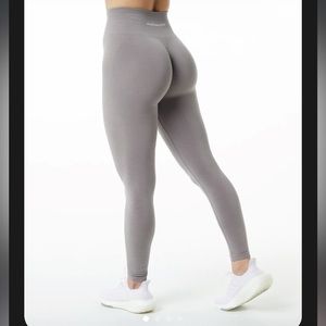 Amplify Alphalete size SM. Storm grey. Perfect condition.